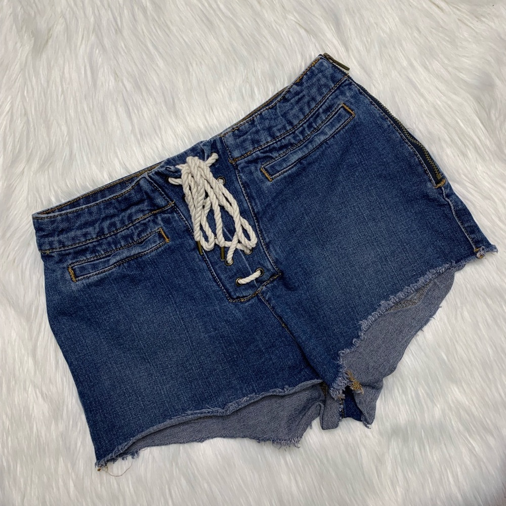 BDG • High Waisted Jean Shorts